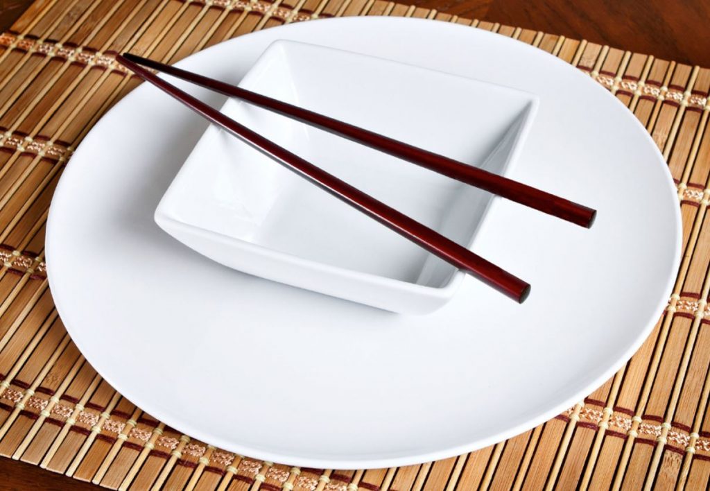 use Japanese or Chinese chopsticks use Japanese or Chinese chopsticks