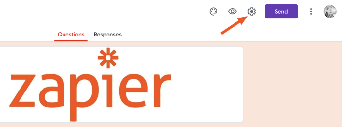 google-forms-tips-01-settings Hacer clic en el icono de rueda dentada