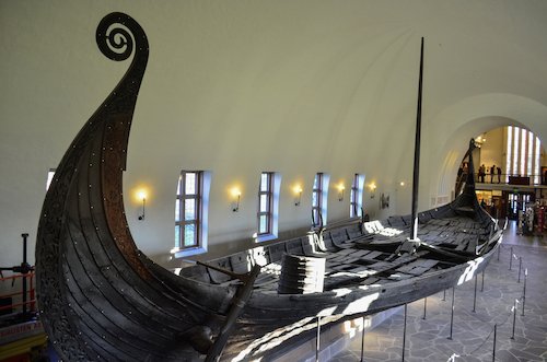 Barco vikingo de Valerliaarsnaud / Shutterstock.com