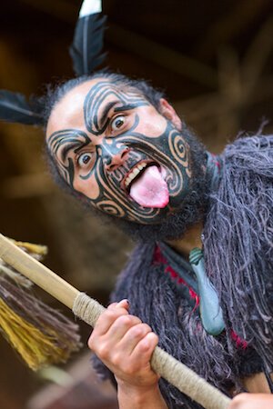 Ritual de saludo maor&iacute; - imagen de Yevgen Belich / shutterstock.com