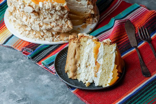 Bizcocho de crema de melocot&oacute;n chai&aacute;