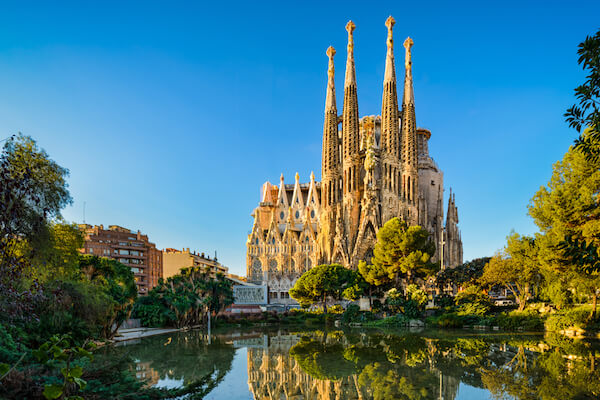 Sagrada Familia de Mapics / Shutterstock.com