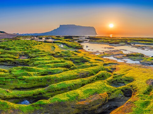 Isla de Jeju y pico del amanecer