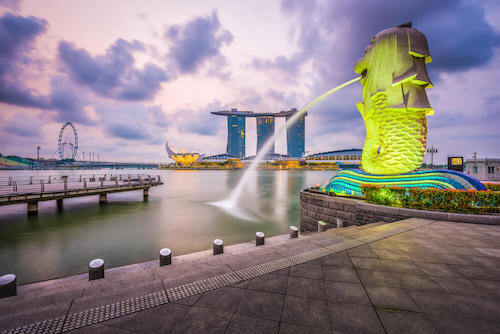 Singapur con Merlion - imagen de Sean Pavone / Shutterstock.com