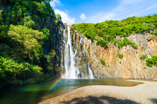 Cataratas del Ni&aacute;gara en La Reunion, la peque&ntilde;a isla del Oc&eacute;ano &Iacute;ndico que pertenece a Francia