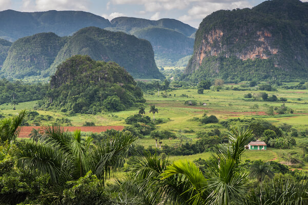 Mogotes en el Valle de Vi&ntilde;ales