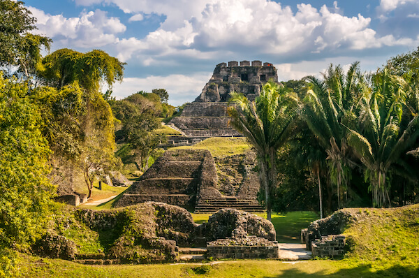 Ruinas mayas de Xunantunich en Belice