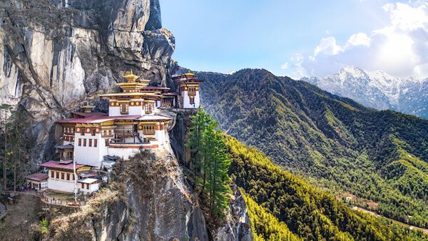 Paro Taktsang de But&aacute;n, el monasterio Tiger's Nest en lo alto de las monta&ntilde;as del Himalaya.