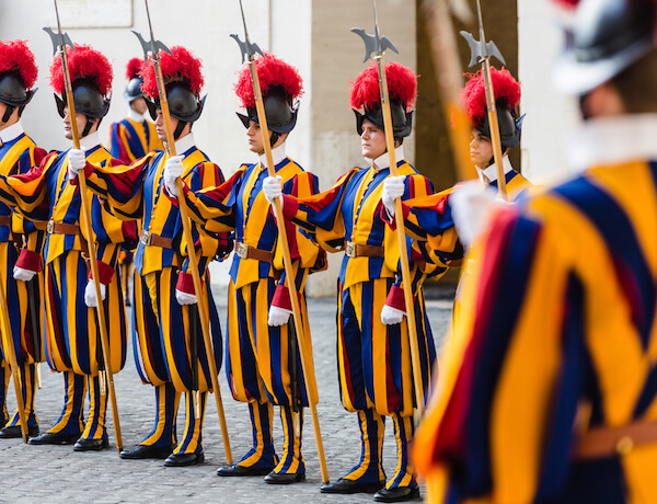 Guardia Suiza - El ej&eacute;rcito del Papa - imagen de Drop of Light / Shutterstock