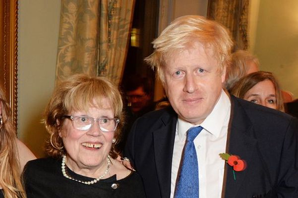 Esposo y suegra de Carrie Symonds