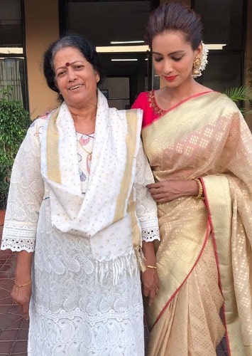 Pallavi Subhash y su madre