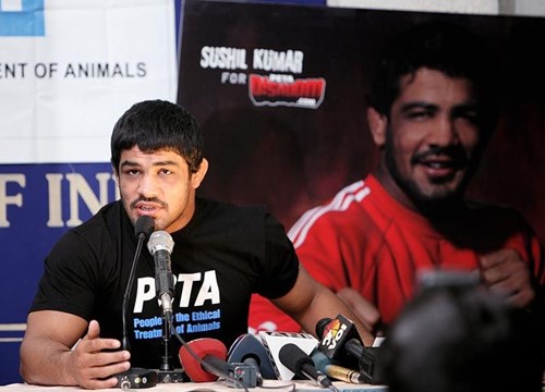 Sushil Kumar durante una conferencia de prensa en asociaci&oacute;n con PETA