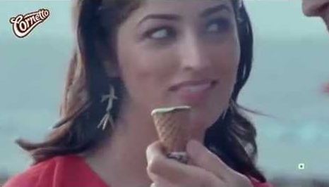 Yami Gautam en Cornetto anuncio