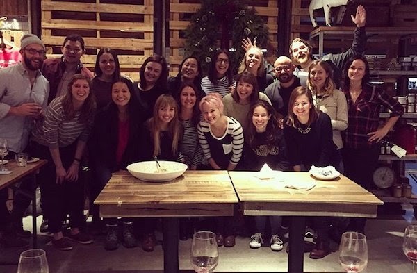 ir a una clase de cocina para una actividad corporativa de formaci&oacute;n de equipos