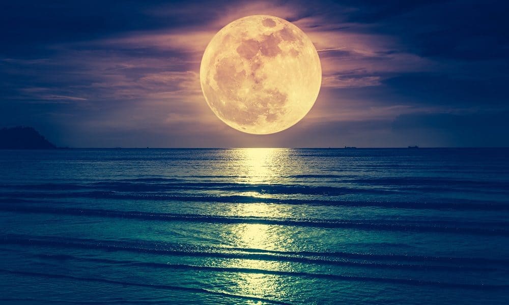 Frases de luna llena sobre el poderoso y hermoso evento lunar