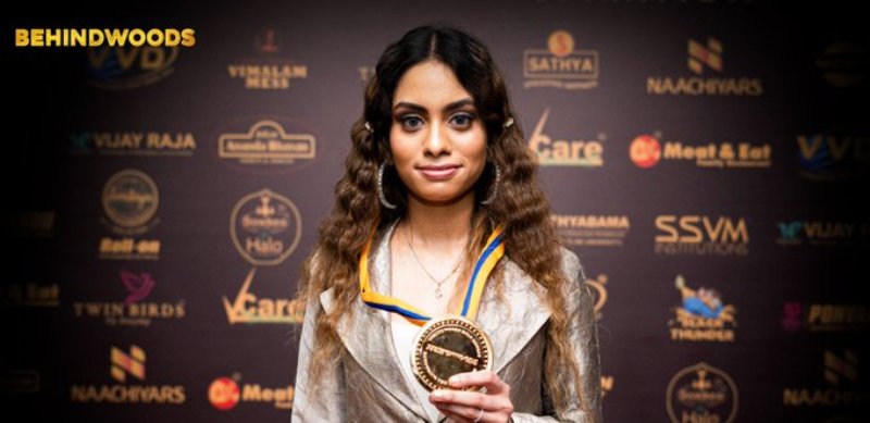 Dhee en los premios Behindwoods Gold Medal Awards (2019)