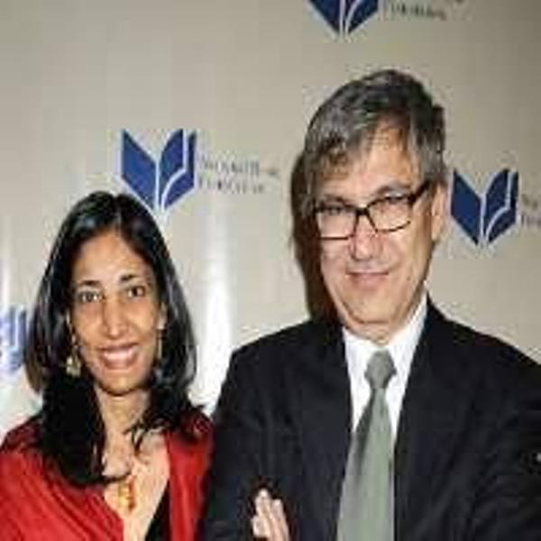 Kiran Desai con su novio, Orhan Pamuk