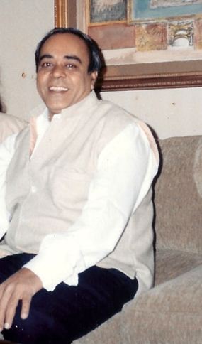 Esposo de Kitty Kumaramangalam