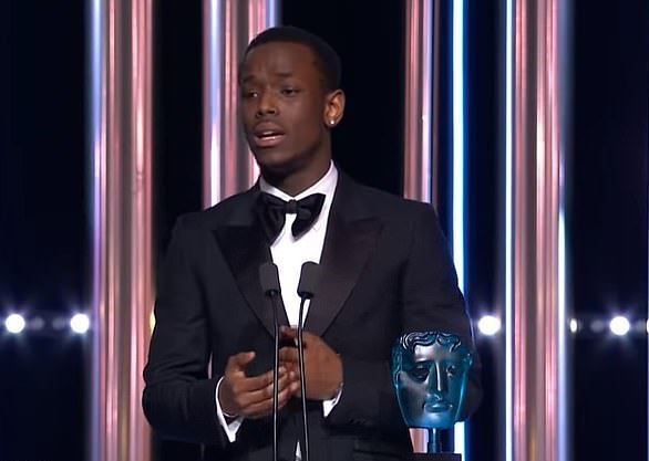 Micheal Ward recibe el premio BAFTA Rising Star (2020)