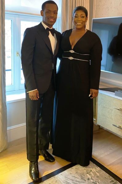 Micheal Ward con su madre