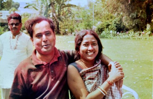 Foto antigua de Pranab Mukherjee con su esposa, Suvra Mukherjee