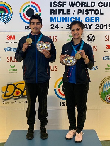 Saurabh Chaudhary con Manu Bhaker en la Copa Mundial ISSF 2019