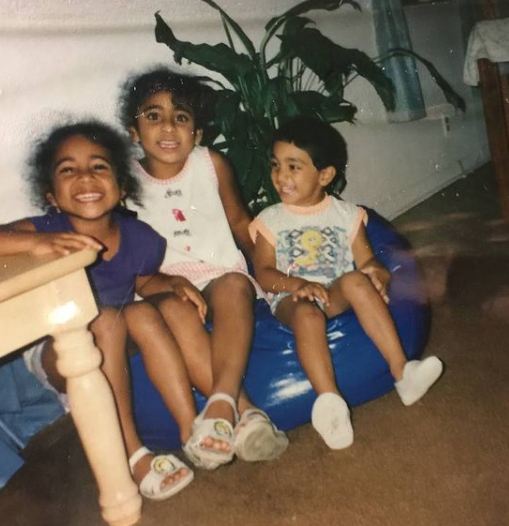 Foto de la infancia de Sirisha Bandla