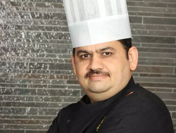 Chef Venkatesh Bhat Wiki, años, esposa, familia, biografía y más
