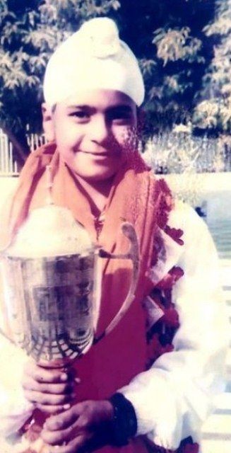 Una foto de la infancia de Simranjeet Singh