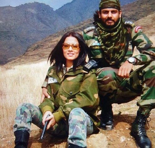 Celina Jaitly con su hermano