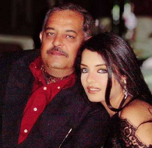 Celina Jaitly con su padre