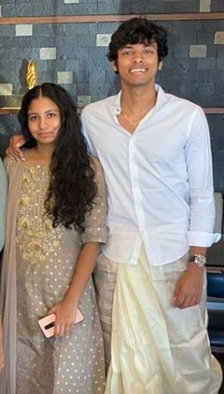 Chirag Shetty con su hermana