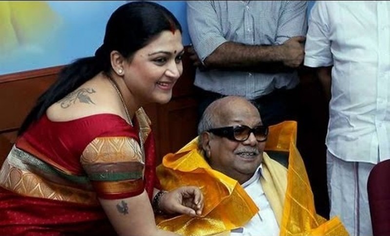 Khushbu Sundar con Karunanidhi