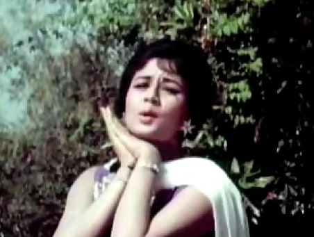Nanda en Kabhi Tere Daaman Na Chodenge Hum