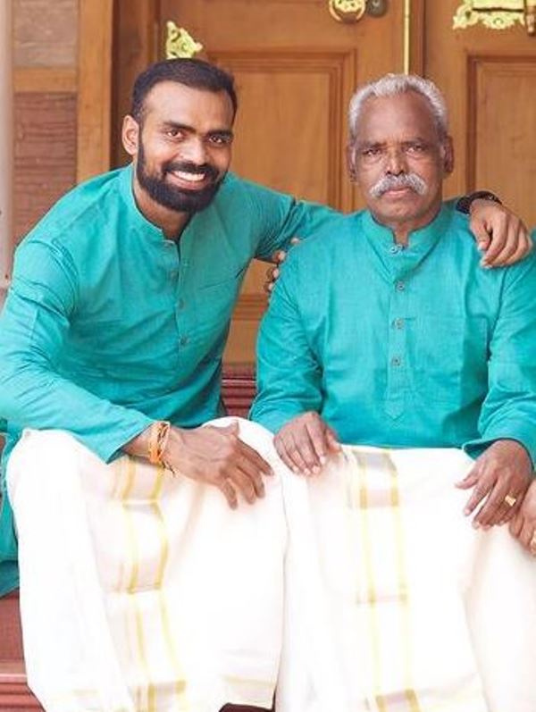 PR Sreejesh con su padre