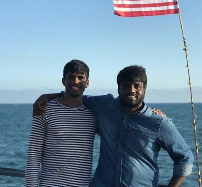 Satwiksairaj Rankireddy con su hermano