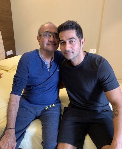 Shakeel Ladak con su padre