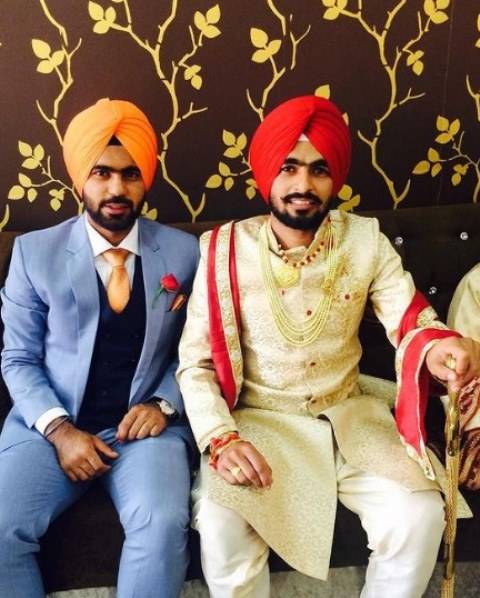 Simranjeet Singh con su hermano (Satinder)