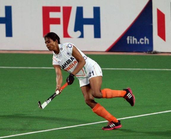 Vandana Katariya durante un partido de hockey