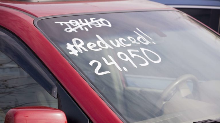 ¿Quiere comprar un coche usado?  Estos son los 20 estados donde pagará más dinero