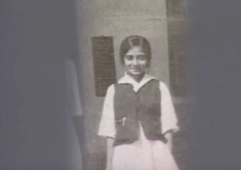 Una foto de la infancia de Usha Mehta