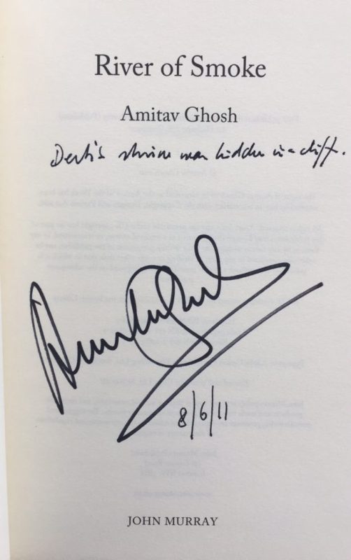 Aut&oacute;grafo de Amitav Ghosh