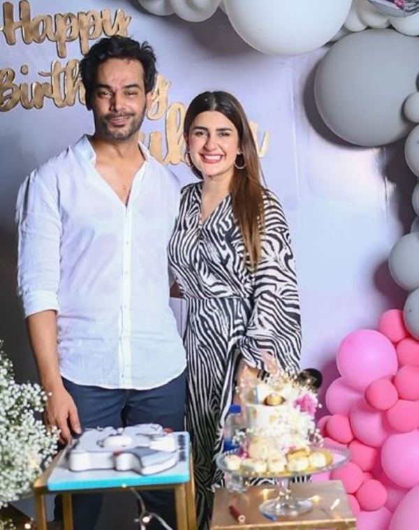 Gohar Rasheed con Kubra Khan
