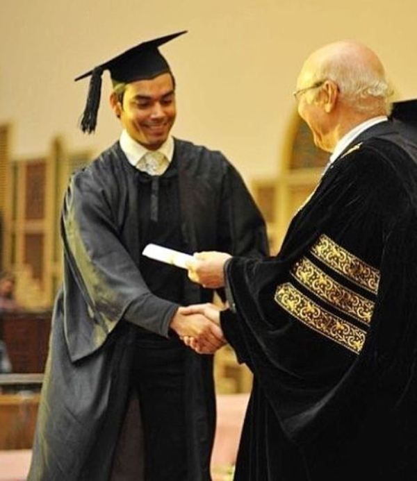 Foto de la ceremonia de graduaci&oacute;n de Gohar Rasheed