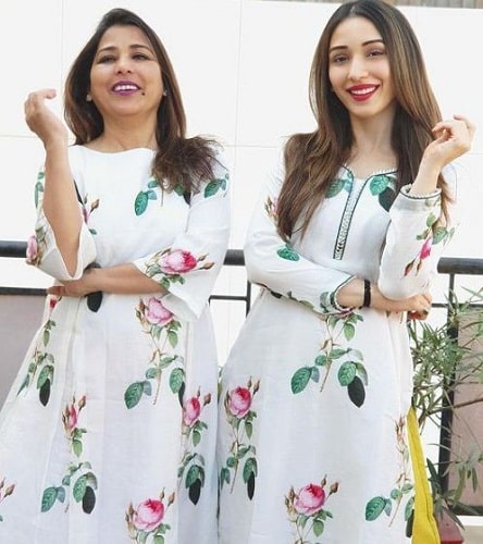 Heli Daruwala y su madre