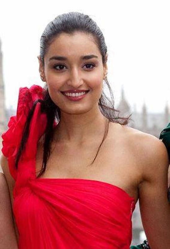 Kanishtha Dhankar Wiki, Altura, Años, Novio, Esposo, Familia, Biografía y más