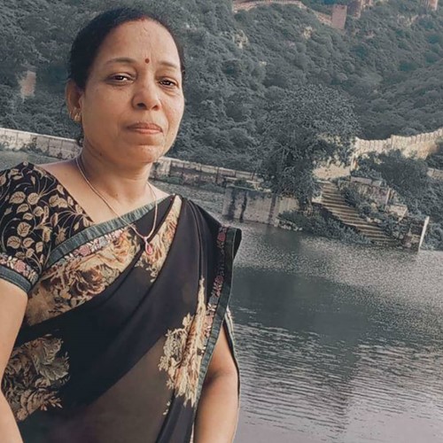 Madre de Krishna Nagar