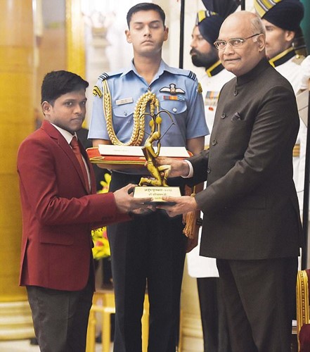 Mariyappan recibe el premio Arjuna del presidente de la India, Ram Nath Kovind