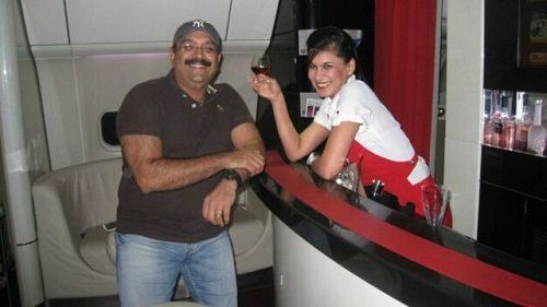 Neetu Shukla visto bebiendo alcohol en una foto tomada en Kingfisher Airlines