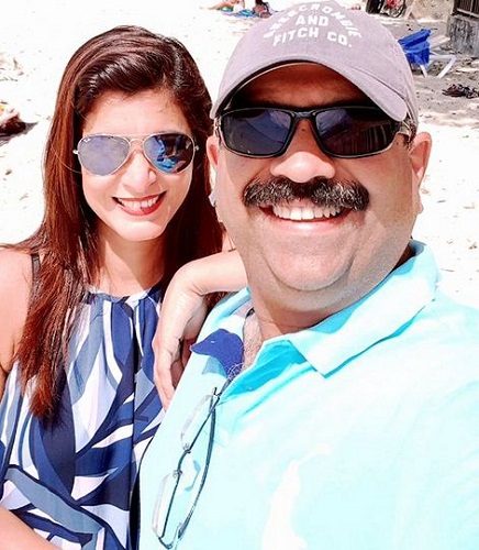 Neetu Shukla con su esposo